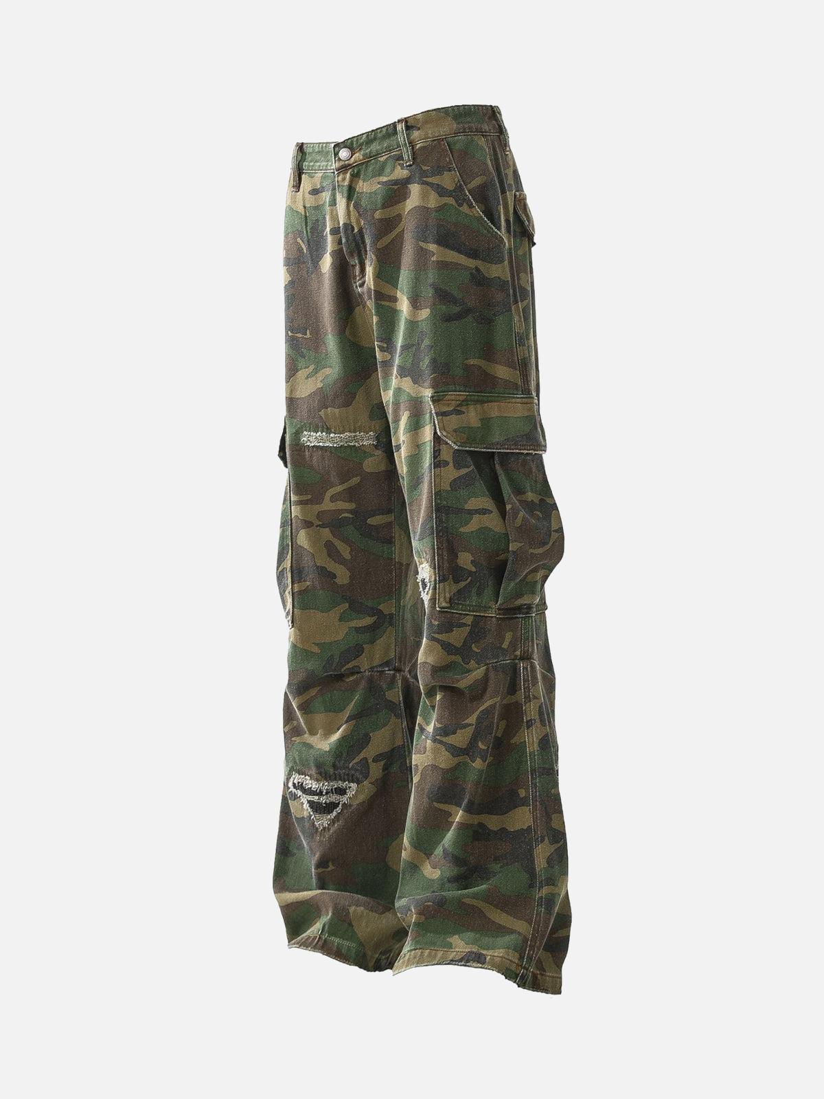 Pantalón Cargo Camo Flare Valmont — Distinción urbana irresistible | Rojo
