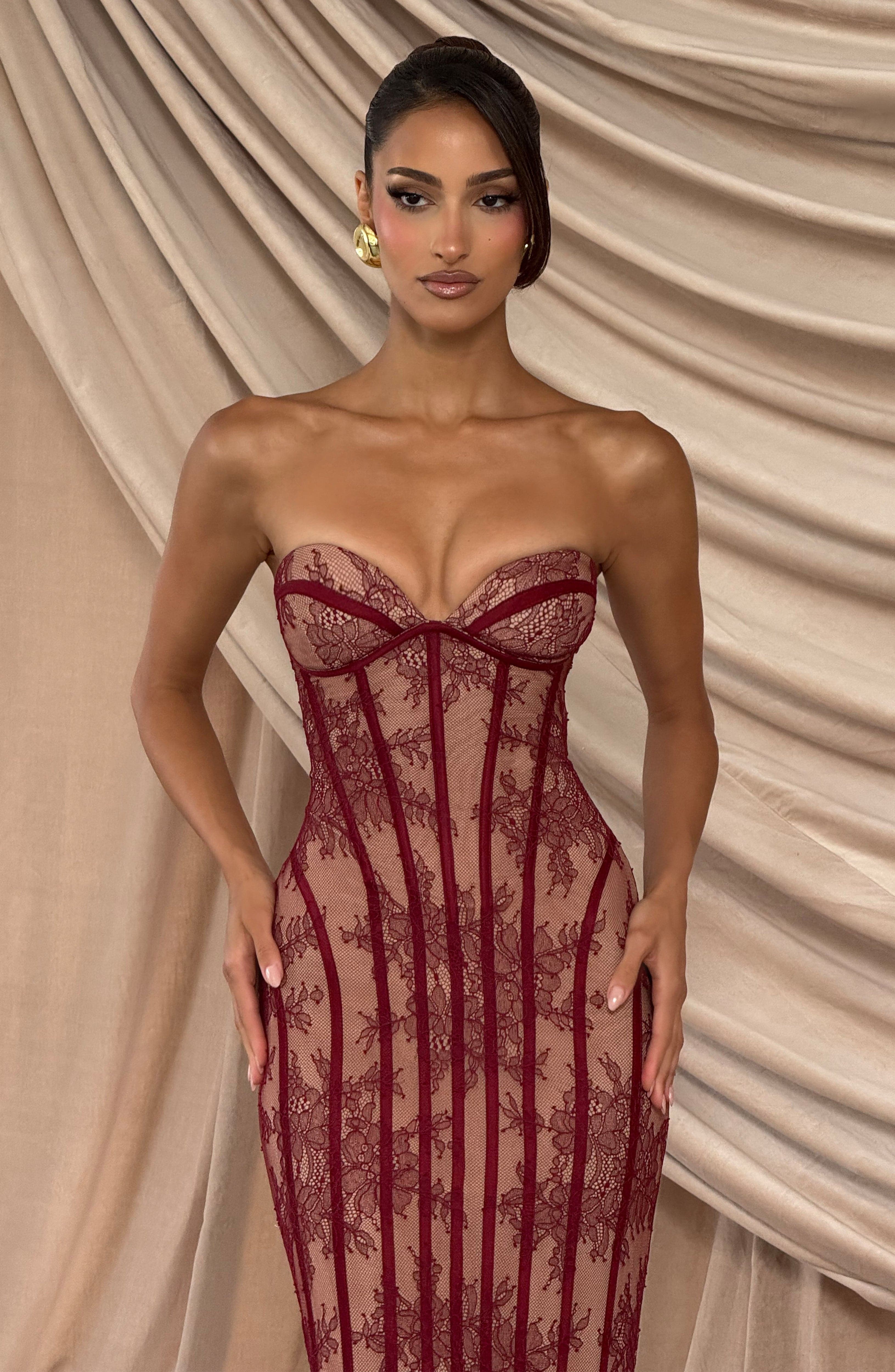 Sian Valmont — Vestido Maxi Borgoña | Edición Limitada Premium