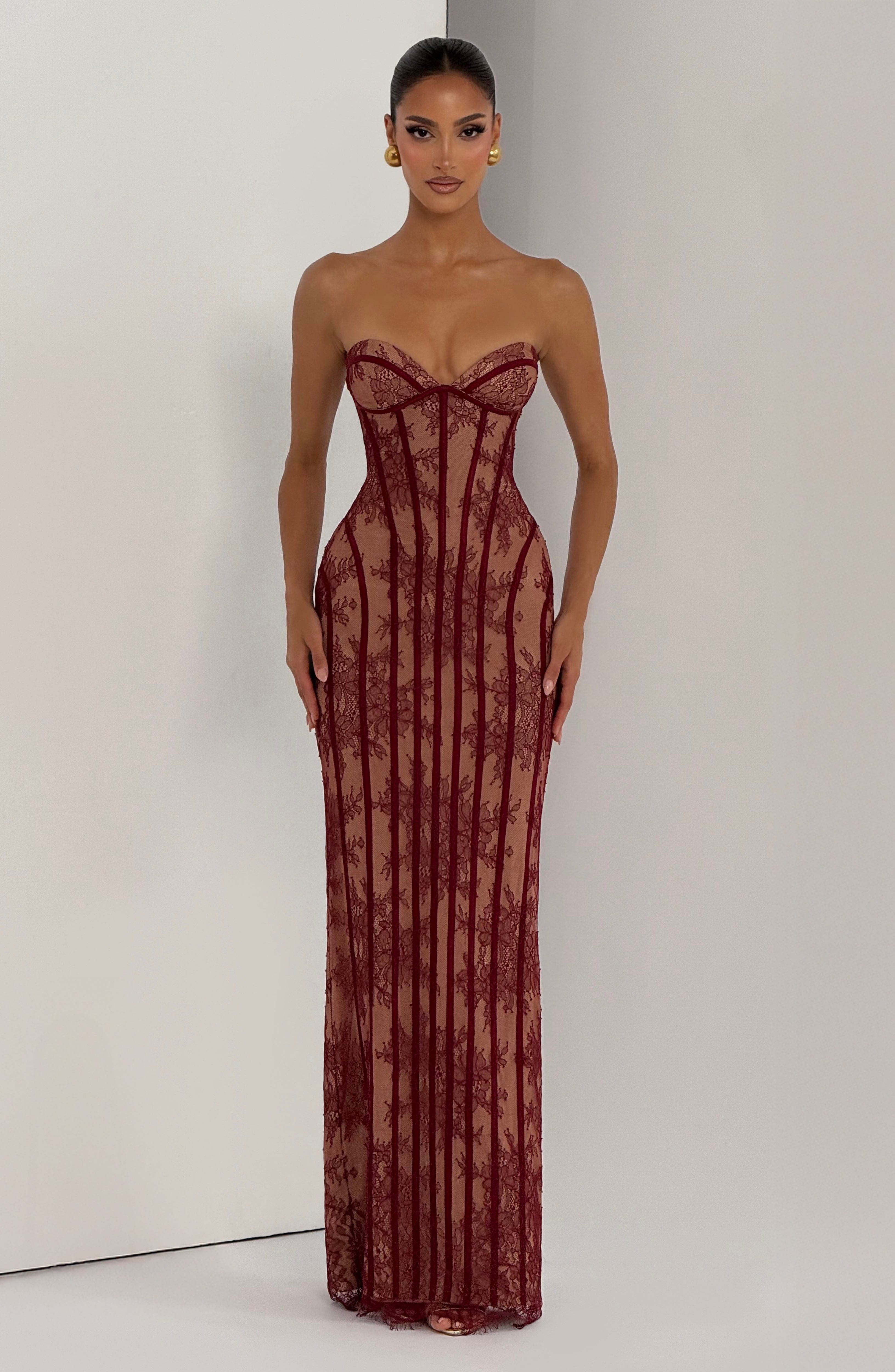 Sian Valmont — Vestido Maxi Borgoña | Edición Limitada Premium