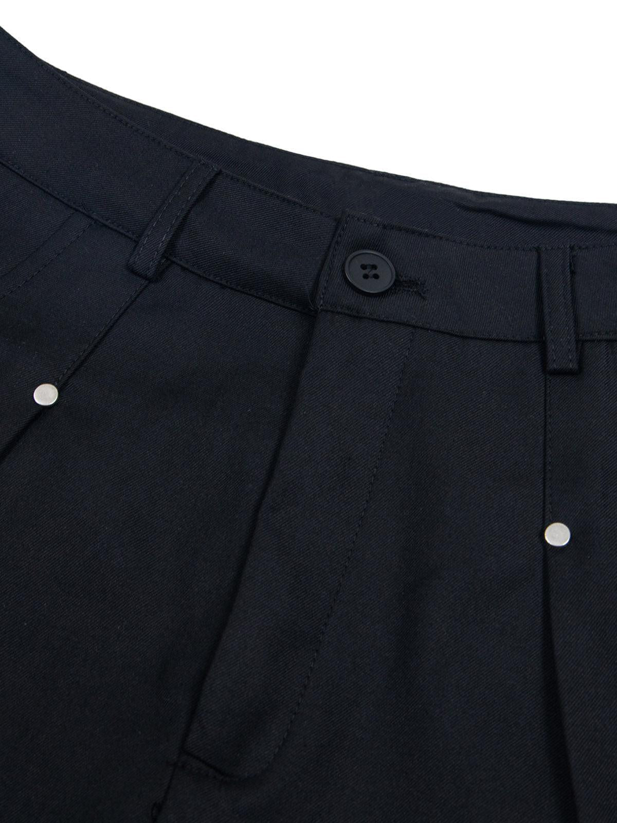 Short Pleated Rivet Valmont — Distinción urbana irresistible | Urban