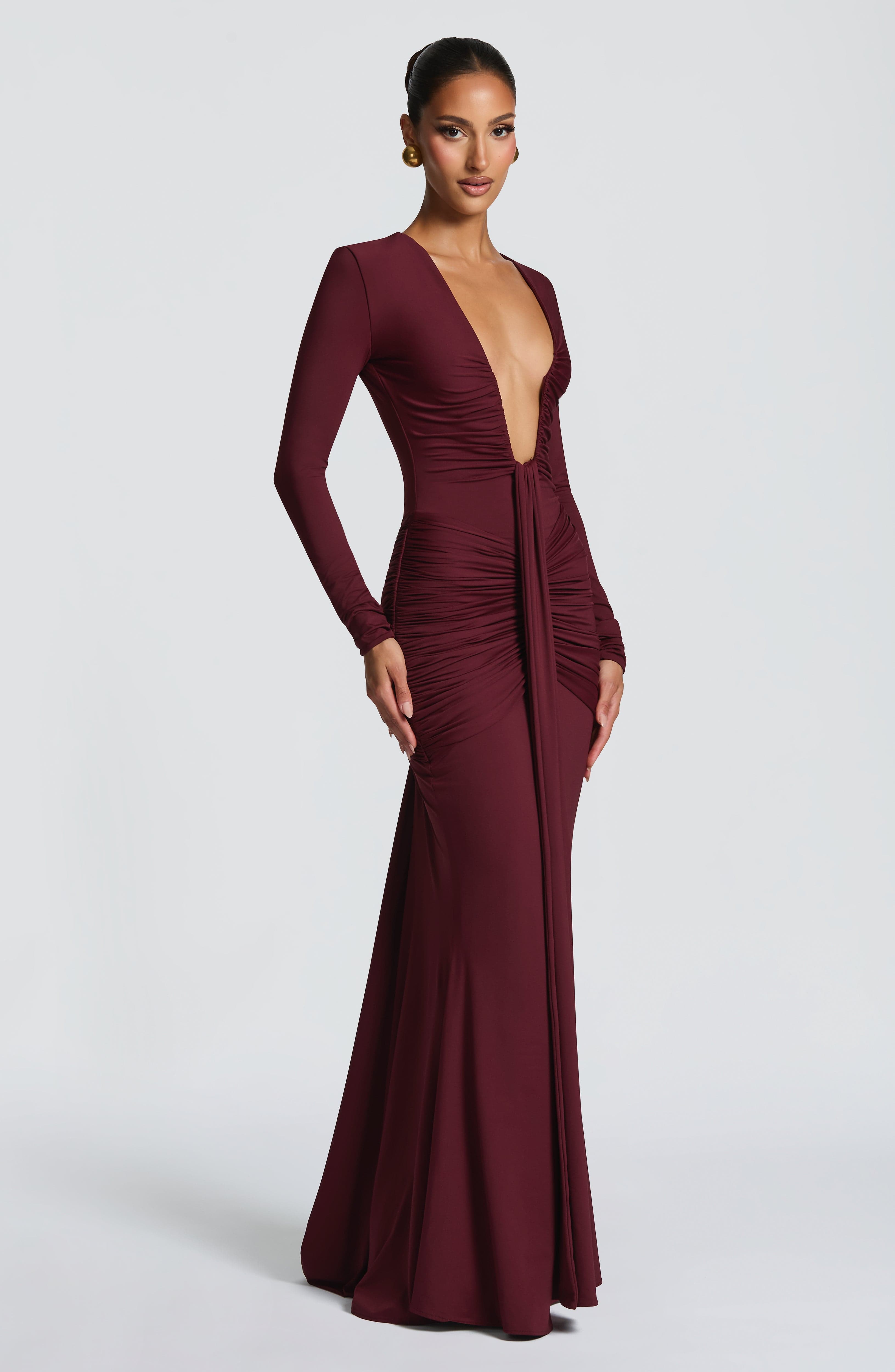 Tara Valmont — Vestido Largo Lacado Cereza | Edición Limitada
