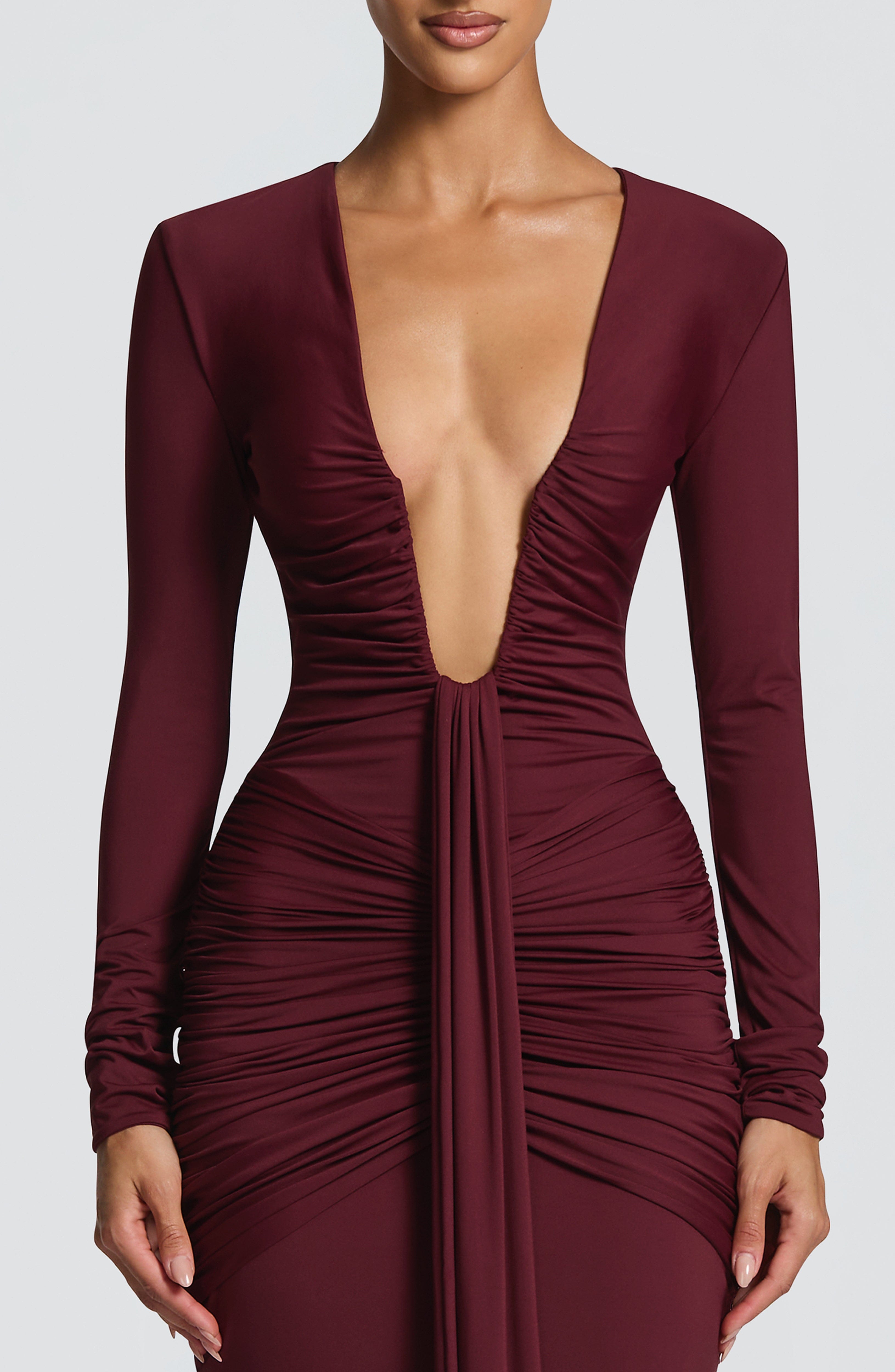 Tara Valmont — Vestido Largo Lacado Cereza | Edición Limitada