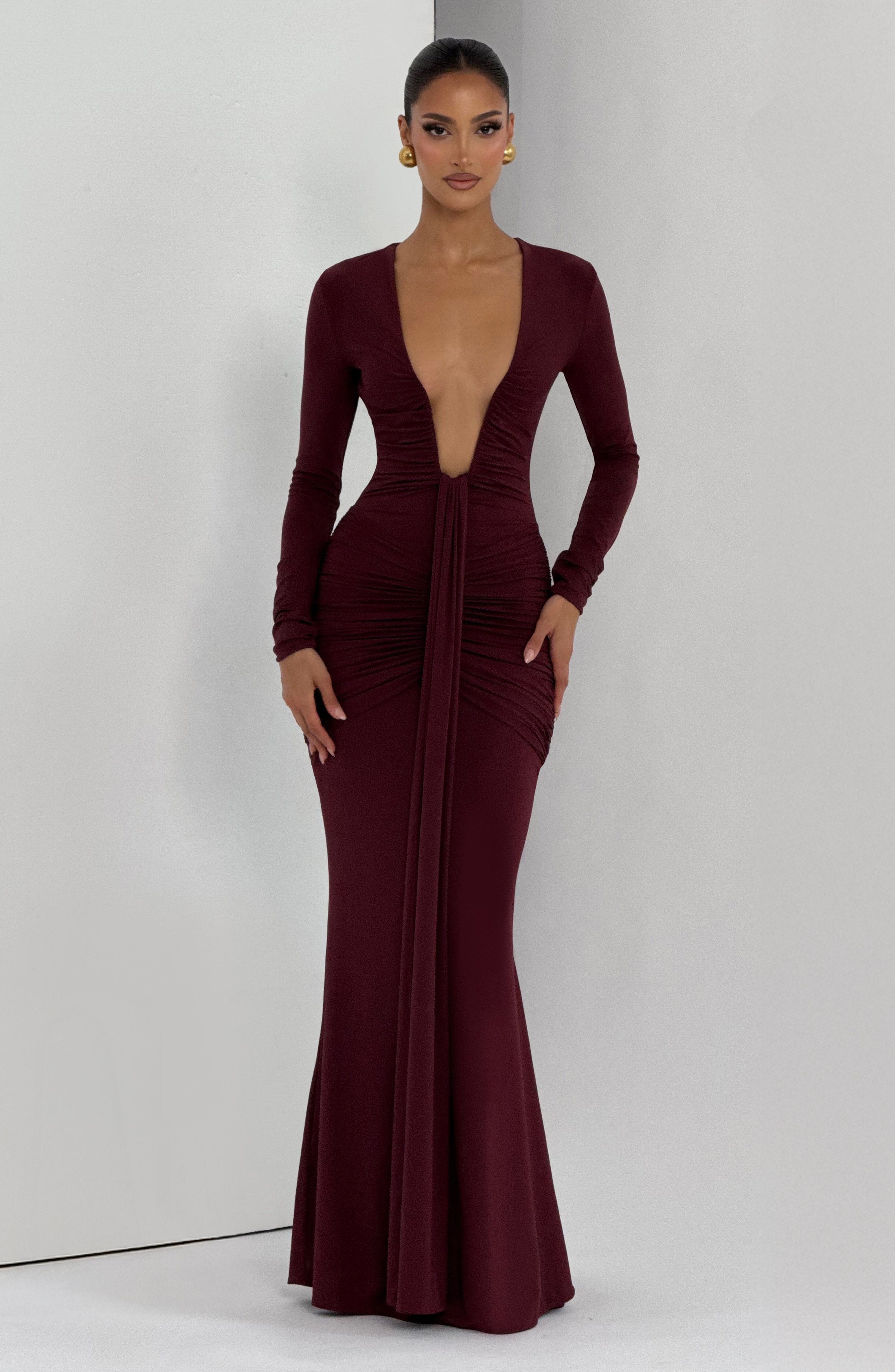 Tara Valmont — Vestido Largo Lacado Cereza | Edición Limitada