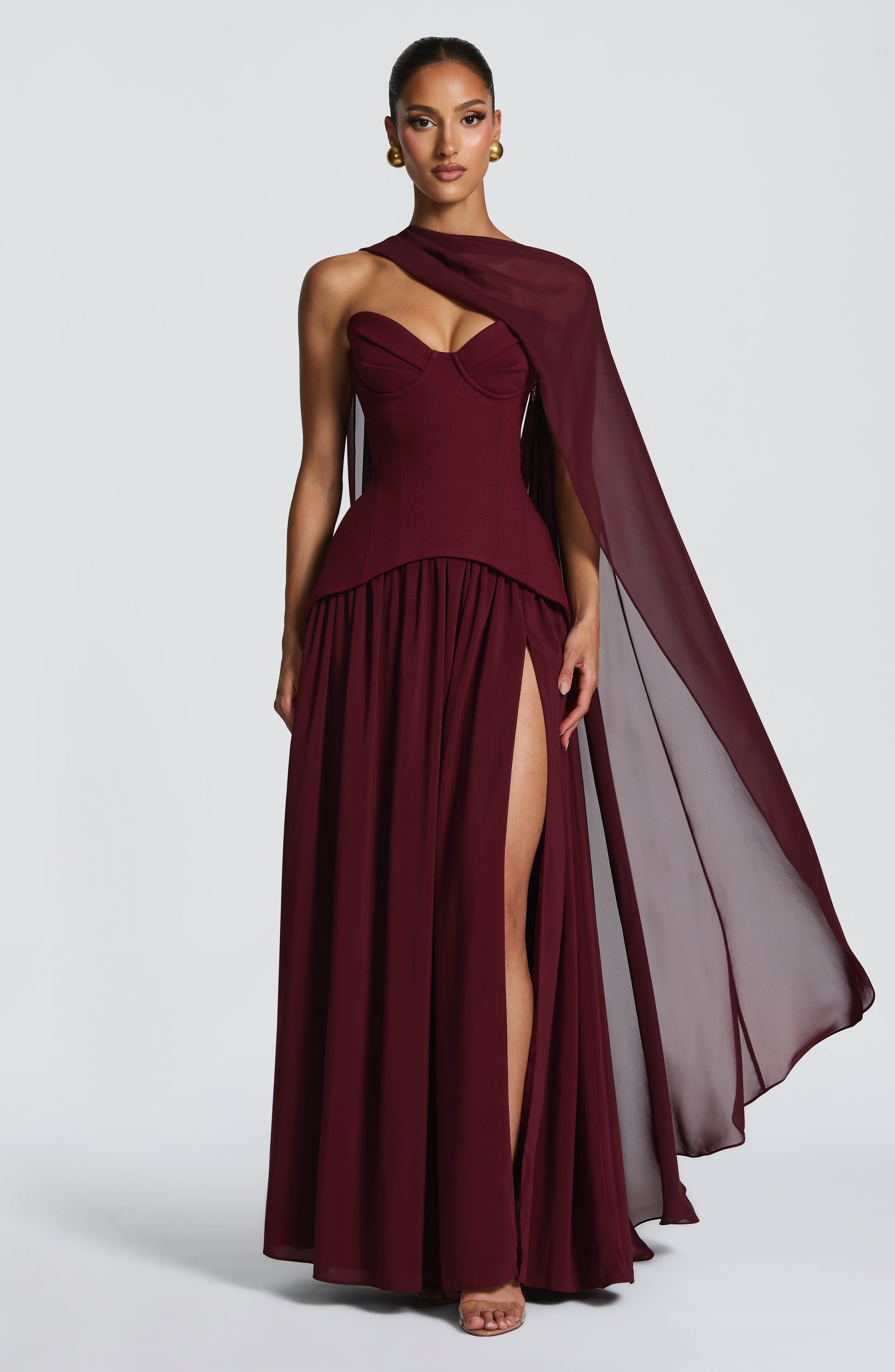 Vietta Valmont — Vestido Largo Lacado Cereza | Edición Limitada